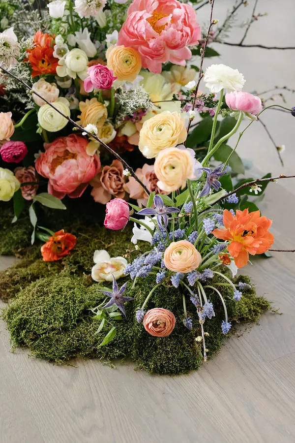 Andrea & Evan wedding florals at Clay at The Gardiner Museum by Mythology Floral Art, Toronto, photograph by Liza Litvinovich