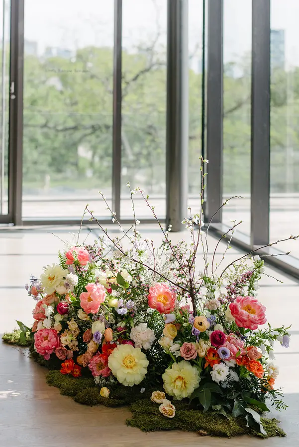 Andrea & Evan wedding florals at Clay at The Gardiner Museum by Mythology Floral Art, Toronto, photograph by Liza Litvinovich