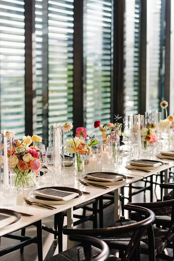 Andrea & Evan wedding florals at Clay at The Gardiner Museum by Mythology Floral Art, Toronto, photograph by Liza Litvinovich