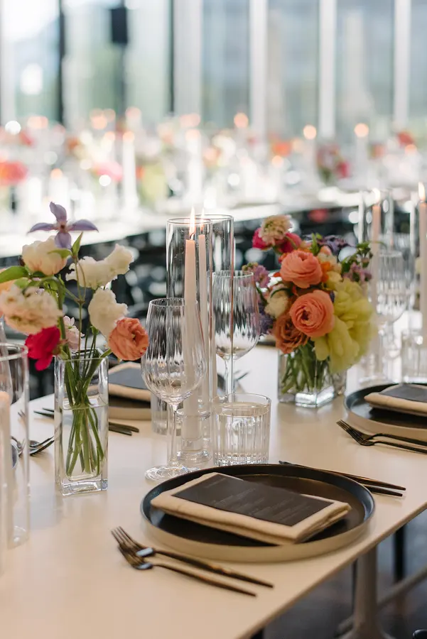 Andrea & Evan wedding florals at Clay at The Gardiner Museum by Mythology Floral Art, Toronto, photograph by Liza Litvinovich