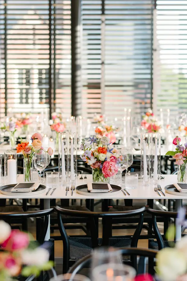 Andrea & Evan wedding florals at Clay at The Gardiner Museum by Mythology Floral Art, Toronto, photograph by Liza Litvinovich