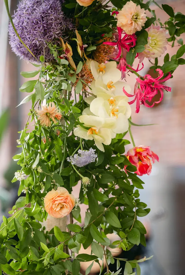 Dayna & Pat wedding florals by Mythology Floral Art, Toronto, photograph by 515 Photography