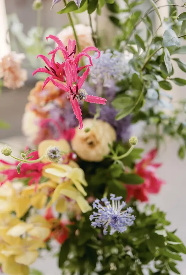 Dayna & Pat wedding florals by Mythology Floral Art, Toronto, photograph by 515 Photography