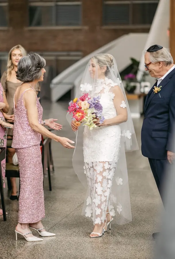 Dayna & Pat wedding florals by Mythology Floral Art, Toronto, photograph by 515 Photography