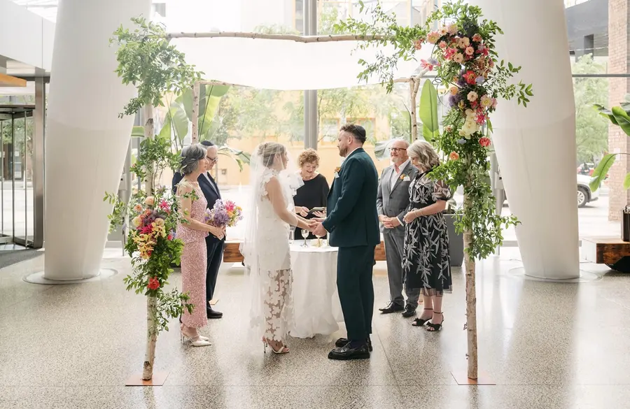 Dayna & Pat wedding florals by Mythology Floral Art, Toronto, photograph by 515 Photography