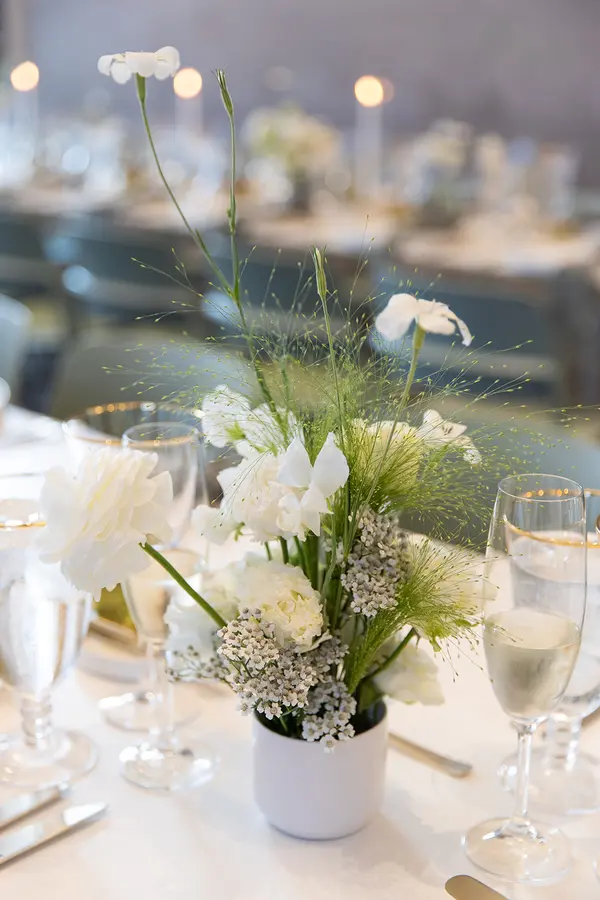 Jenn & Vince wedding florals by Mythology Floral Art, Toronto, photograph by Zsuzsi Pal