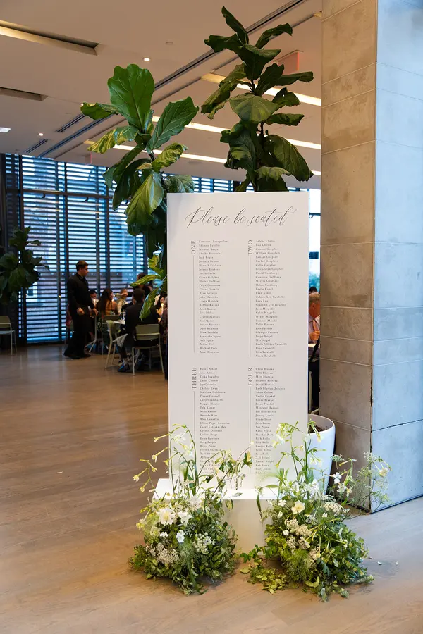 Jenn & Vince wedding florals by Mythology Floral Art, Toronto, photograph by Zsuzsi Pal