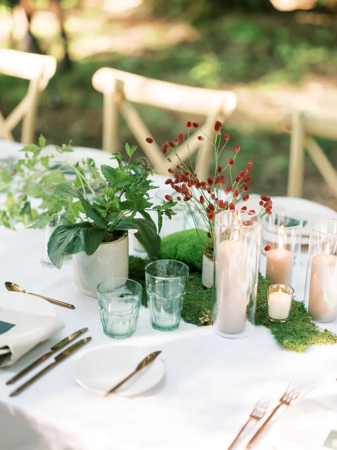 Michael & Sam wedding florals at Clay at The Gardiner Museum by Mythology Floral Art, Toronto, photograph by Robin Sassi