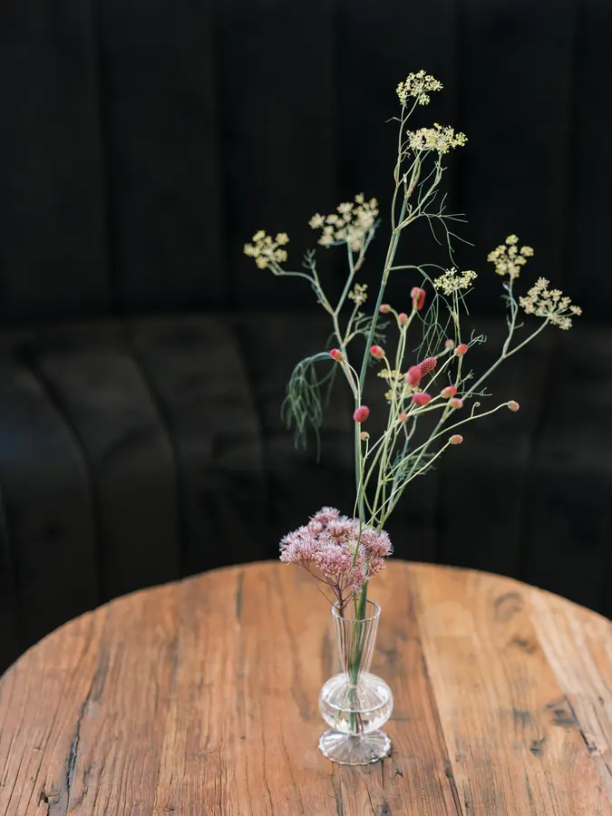 Michael & Sam wedding florals at Clay at The Gardiner Museum by Mythology Floral Art, Toronto, photograph by Robin Sassi