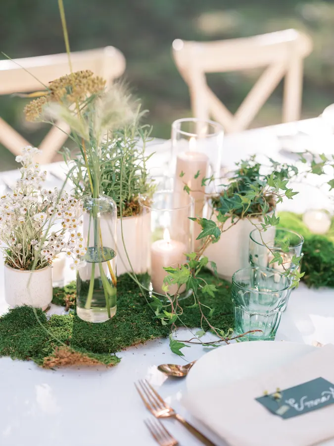 Michael & Sam wedding florals at Clay at The Gardiner Museum by Mythology Floral Art, Toronto, photograph by Robin Sassi