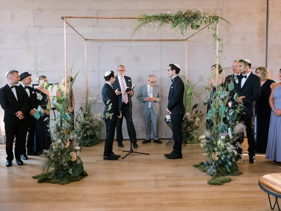 Michael & Sam wedding florals at Clay at The Gardiner Museum by Mythology Floral Art, Toronto, photograph by Robin Sassi