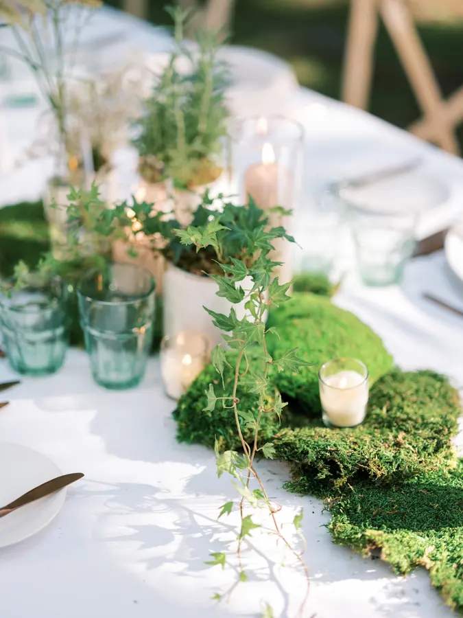 Michael & Sam wedding florals at Clay at The Gardiner Museum by Mythology Floral Art, Toronto, photograph by Robin Sassi