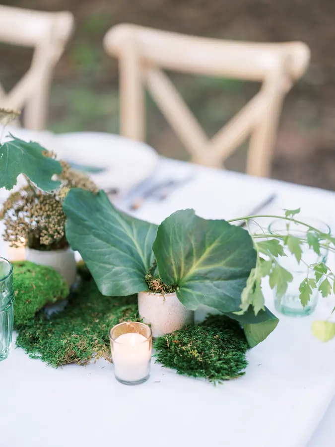 Michael & Sam wedding florals at Clay at The Gardiner Museum by Mythology Floral Art, Toronto, photograph by Robin Sassi