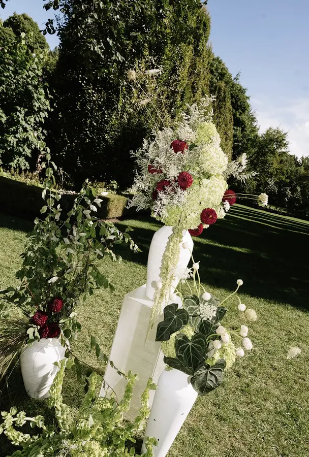 Nadia & Max wedding florals at Graydon Hall Manor by Mythology Floral Art, Toronto, photograph by Sara Kelly