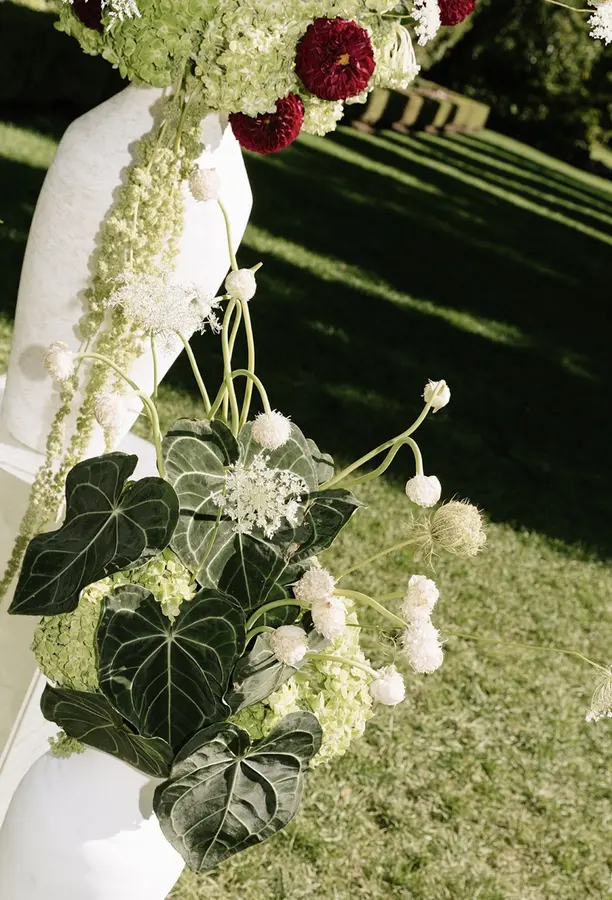 Nadia & Max wedding florals at Graydon Hall Manor by Mythology Floral Art, Toronto, photograph by Sara Kelly