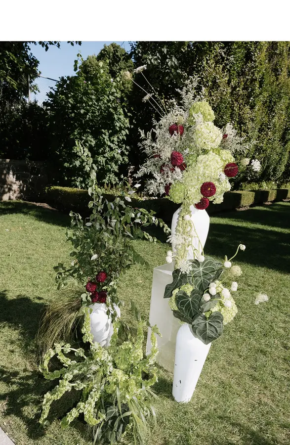 Nadia & Max wedding florals at Graydon Hall Manor by Mythology Floral Art, Toronto, photograph by Sara Kelly