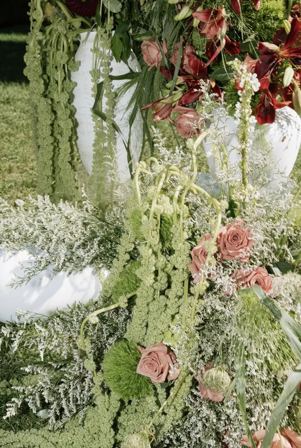 Nadia & Max wedding florals at Graydon Hall Manor by Mythology Floral Art, Toronto, photograph by Sara Kelly