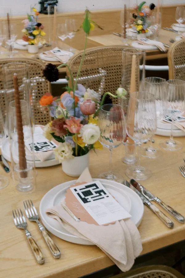 Nicky & Josh wedding florals at Paris Paris Restaurant by Mythology Floral Art, Toronto, photograph by Adriana Morais Photography