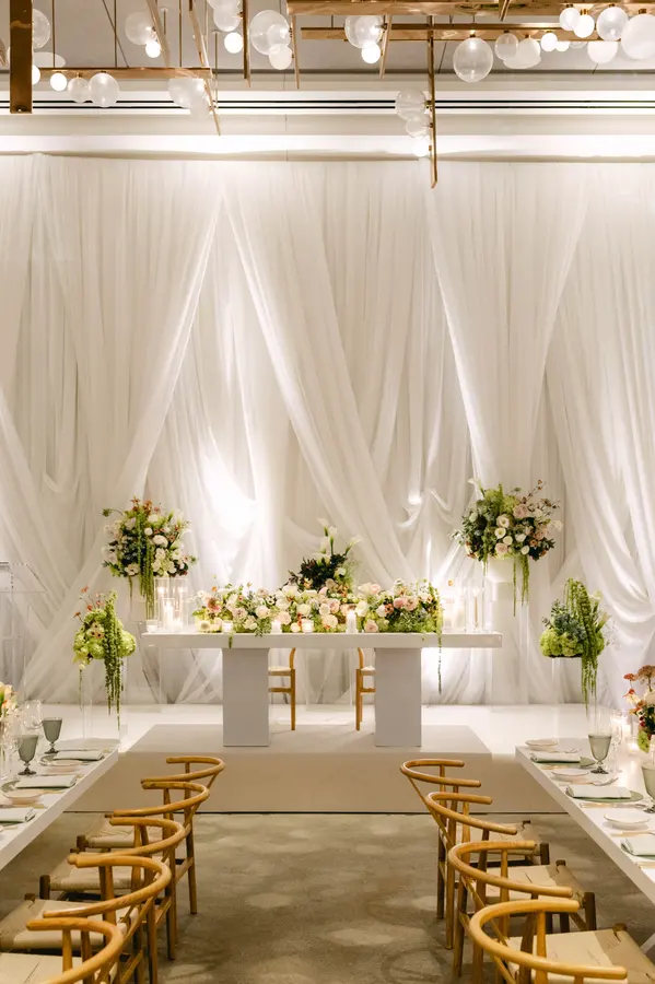 Nicolette & Adrian wedding florals at The Park Hyatt by Mythology Floral Art, Toronto, photograph by 515 Photography