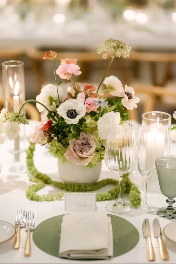 Nicolette & Adrian wedding florals at The Park Hyatt by Mythology Floral Art, Toronto, photograph by 515 Photography