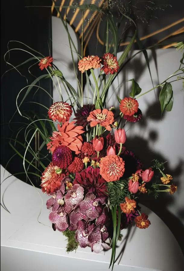 Rayna & Jamie wedding florals at Bar Volo by Mythology Floral Art, Toronto, photograph by Leann Weston